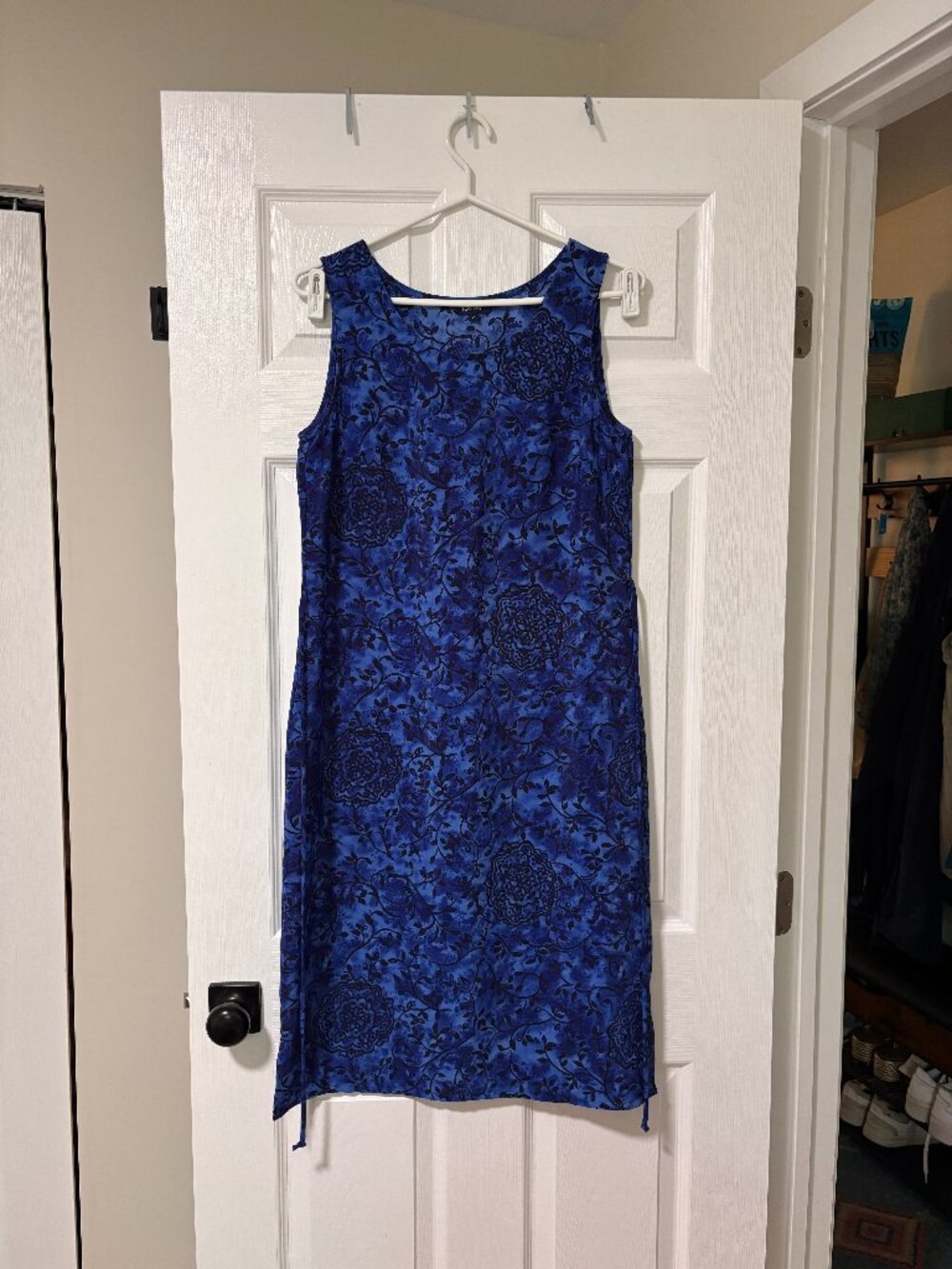 Blue Floral Lightweight Sleeveless Midi Dress (Size 7)
